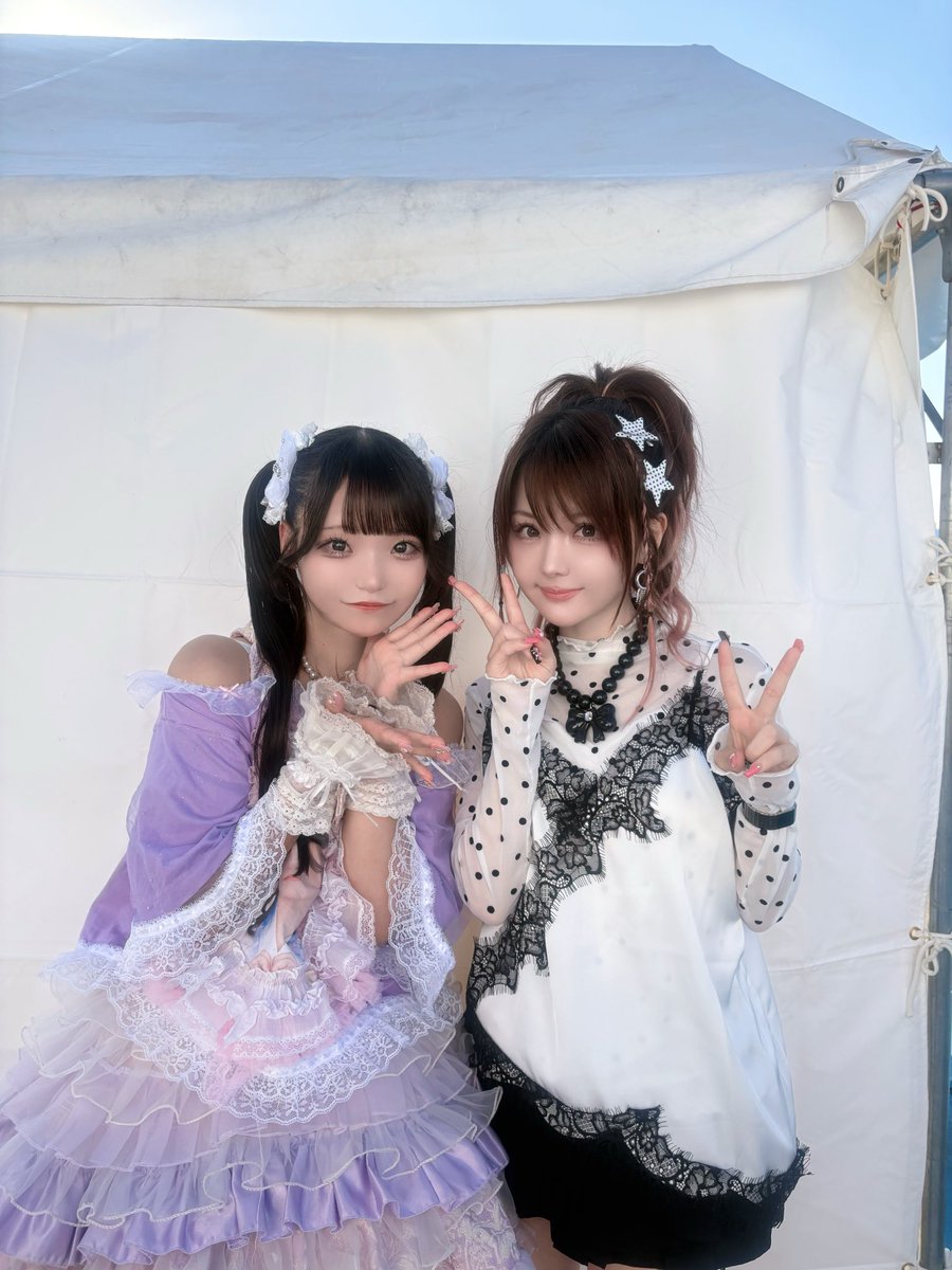w_rena_'s tweet photo. ライブでもリリイベでも動画でも沢山ファンとして観させていただいてた田中れいなちゃんと念願のお写真幸せすぎるアイドル頑張ってて良かった😭♡ https://t.co/xgDXIXNRlg