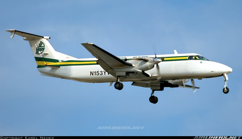 n194at's tweet photo. Mesa Airlines 
Beech 1900C N153YV
ORD/KORD Chicago O'Hare Intl Airport
June 1994
Photo credit Karel Nemec 
#AvGeek #Aviation #Airlines #AvGeeks #Beech #Be1900 #Mesa #ORD #Chicago @fly2ohare 🇺🇸 https://t.co/Fxe9Tklp9n