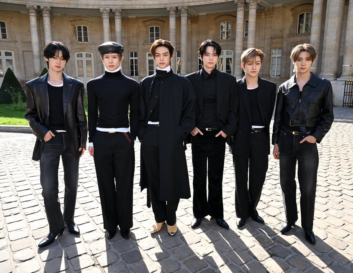 smileflawerr's tweet photo. The number of vampire aus after this will pile up #trust
TWS FOR PARIS FASHION WEEK
#TWSXCELINE #CelineEte2027
#TWS @TWS_PLEDIS https://t.co/nb38cLwuIm