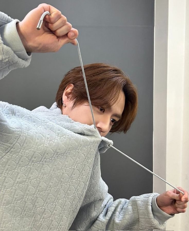 peploi's tweet photo. 😶‍🌫️🌼🤏😊 
#YUGYEOM 
#유겸 
@yugyeom https://t.co/f3O18CAzuY
