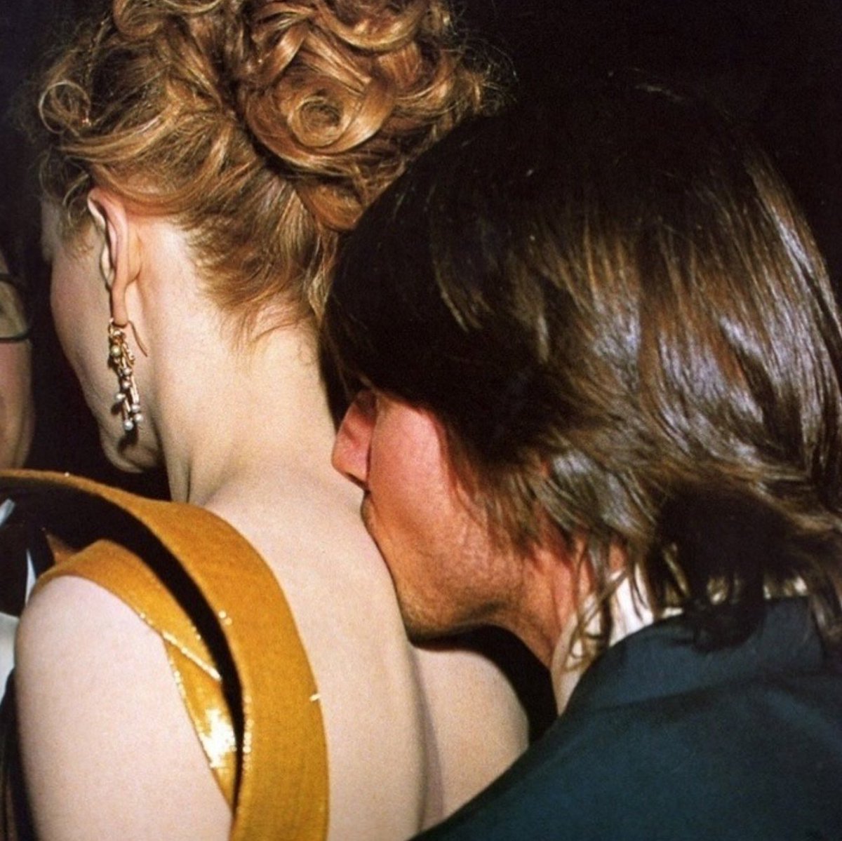 welcome_jpeg's tweet photo. nicole kidman &amp; tom cruise at the vanity fair’s oscar party, 2000 https://t.co/2Rq8W5gKhB