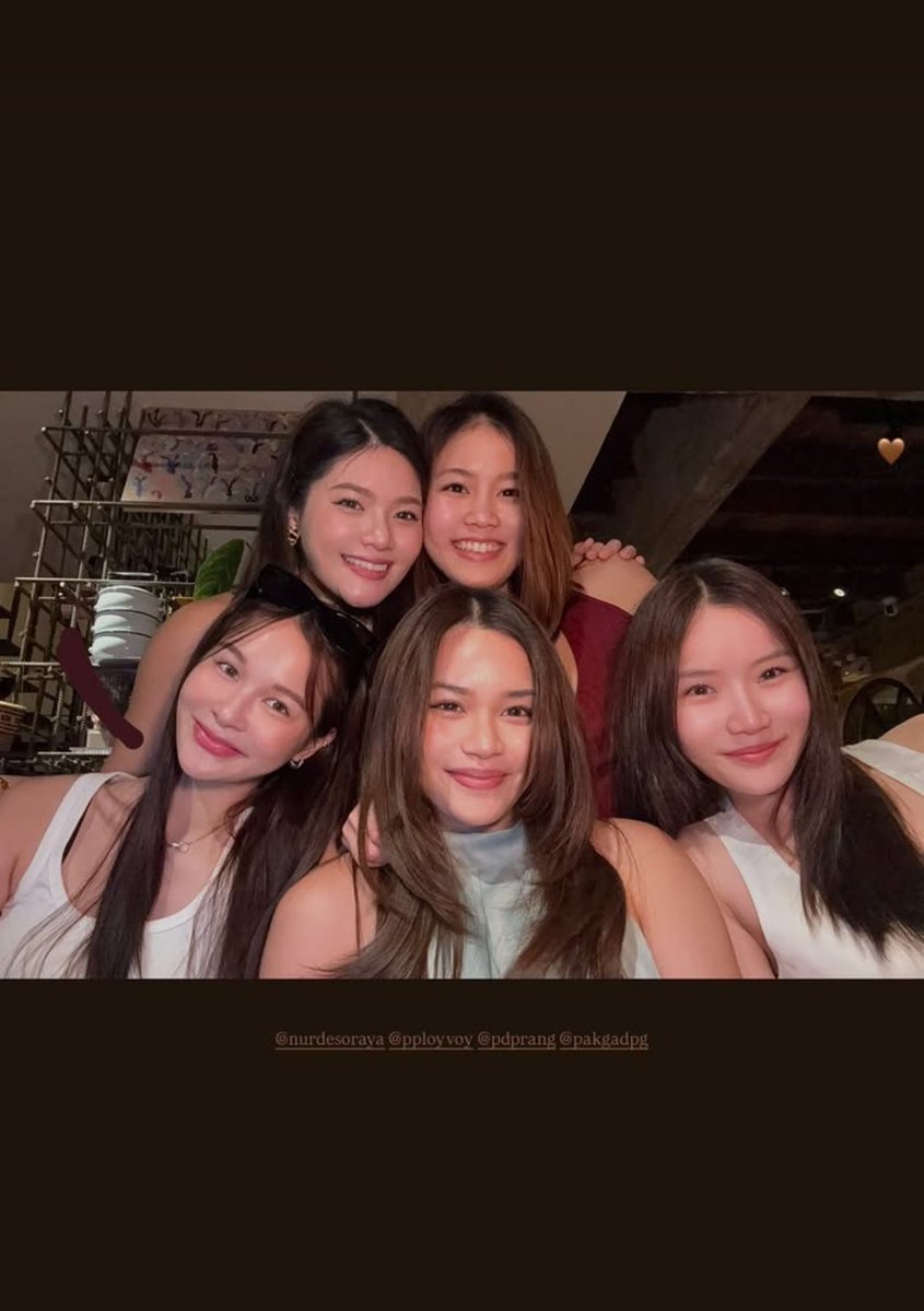 Dyadia97's tweet photo. Pretty Bff's 

#nurdesoraya https://t.co/JqDqNW6ylS