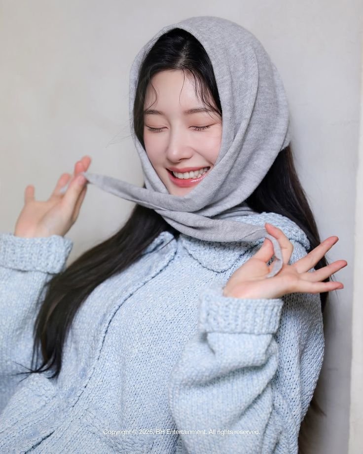 ClerksEsmeralda's tweet photo. (beneran udah). #intinya: otsukare semuanya, akugw sayang lu semua (platonik). Semoga semua deserve gaji 5 digit. I, Esmeralda Soneta, am signing out from overtime us!🤍 https://t.co/qG0zzRTtb3