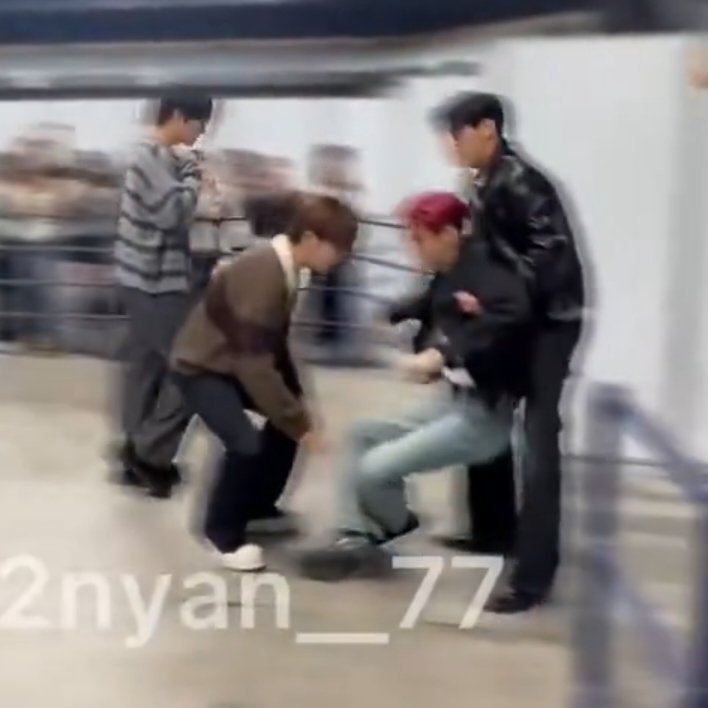 onebitesized's tweet photo. the group should be renamed to "jwy and his 7 boyfriends" https://t.co/0hpTAAdLW6