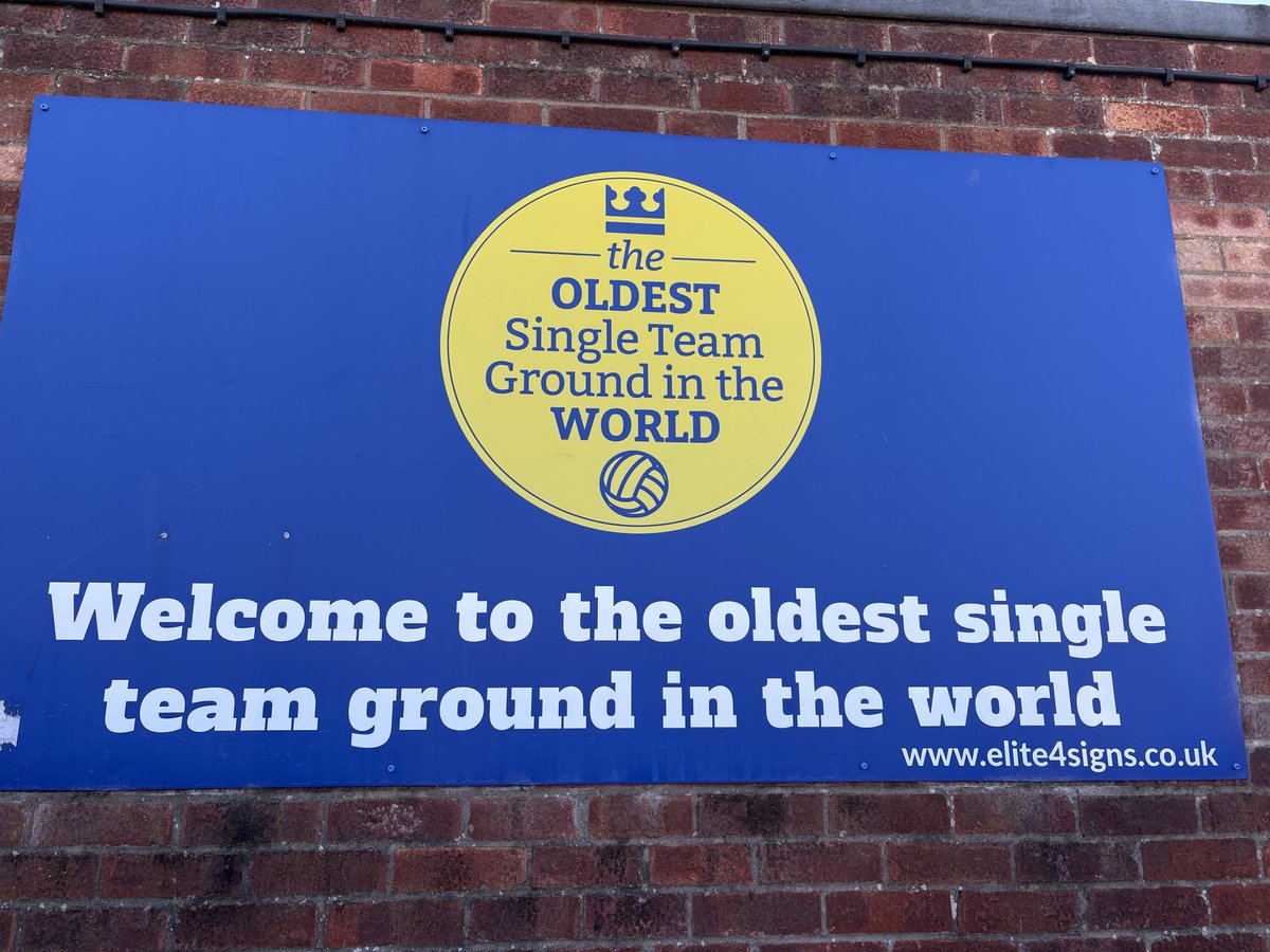 EmmaGroundGuide's tweet photo. We’ve arrived at The Northolme for today’s @EmiratesFACup 3rd qualifying round game between @GainsTrinityFC and @TheNomadsFc 

#nonleague #groundhopping #FAcup https://t.co/nkzkxhBaJb