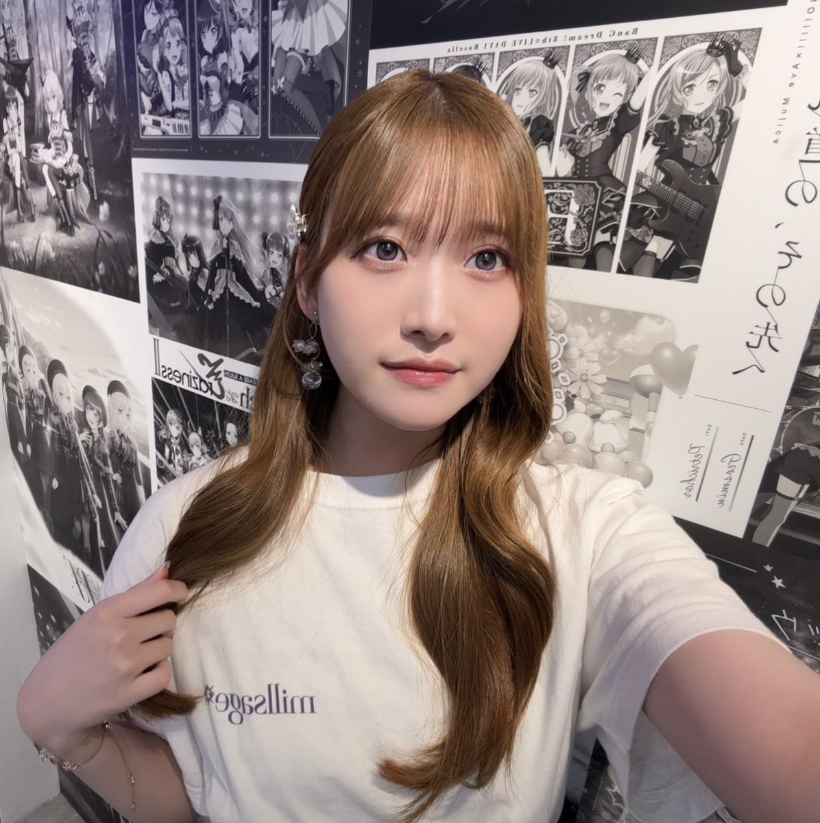 Ria_Yakushiji's tweet photo. 🫧ーーーーーーーーーーーー🫧

#家団✌️✖️#millsage 💐
【合同お渡し会】
inバンドリストア‼️

🫧ーーーーーーーーーーーー🫧

ほんっっっとうに楽しかった… ;  ; ✨

始まる前は、楽しみな気持ちと同じくらい正直不安な気持ちもあって…

でも！！皆さんが両バンドの事を熱く応援して下さって…初めましての方も知ろうとして下さってるのが沢山伝わってきて、、
本当になんて優しいんだろう…と何度も泣きそうになりました…😭🌟

いつも来てくださる方も、久しぶりの方も、念願の東京で初めましての方も！
沢山お話しすることができて本当に嬉しかったです🕊️🪽
お顔を見て直接話すことができて、やっぱりお渡し会って最高だ〜！と改めて感じました！

両手で収まりきらない程の…幸せいっぱいの1日をありがとうございました！

#バンドリ #アワーノーツ