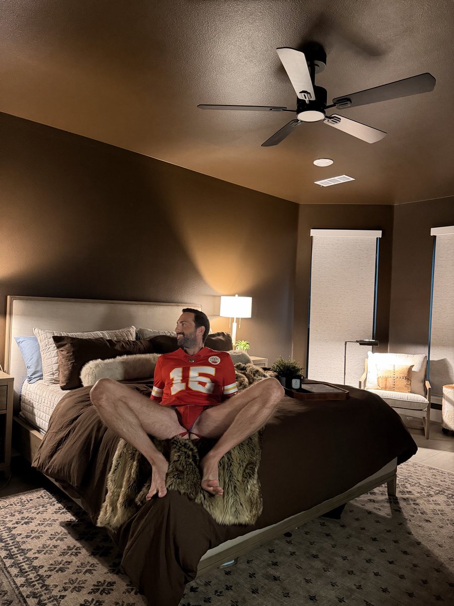 dfwguy072's tweet photo. Jocktober x Chiefs https://t.co/gPHCx7nBNi