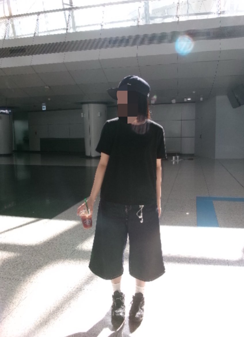 9ili__s's tweet photo. 🇰🇷Seoul Outfit⭐︎ https://t.co/ZMv7OfPlli