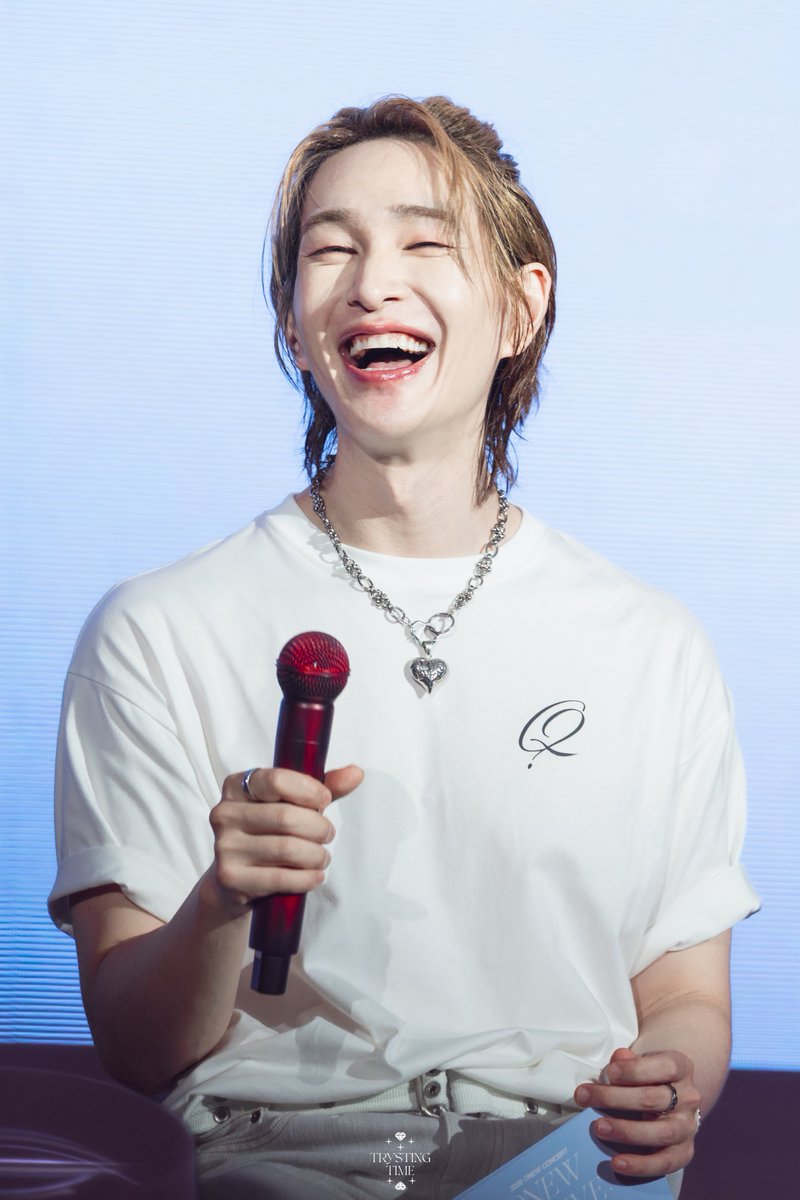 trysting_time's tweet photo. 🗓️𝟸𝟶𝟸𝟼𝟷𝟶𝟶𝟹
📍𝙾𝙽𝙴𝚆 𝚃𝙷𝙴 𝙻𝙸𝚅𝙴：𝚀 𝙸𝙽 𝚃𝙰𝙸𝙿𝙴𝙸

#SHINee #샤이니
#Onew #이진기 https://t.co/N2YefzlL6o