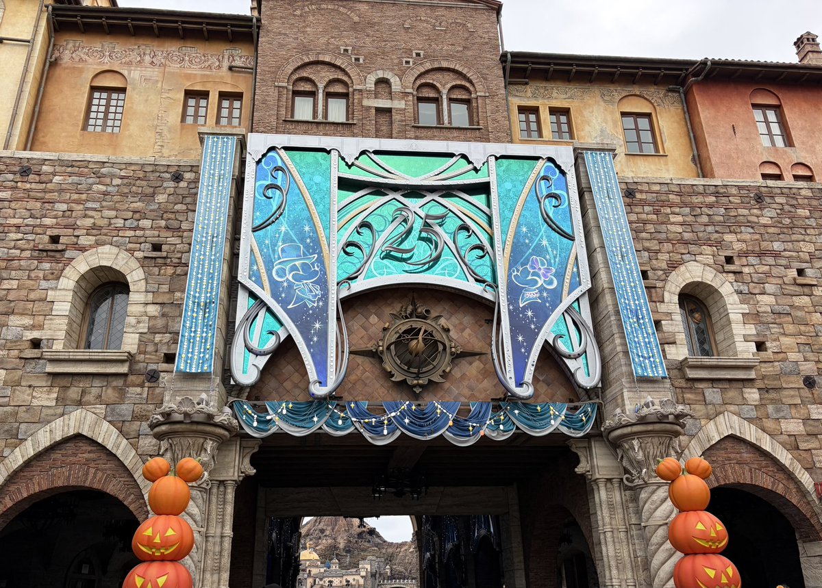 RIpatienCE02's tweet photo. ディズニーシーに行って参りました！
人がとても多かったけど、無理なくたくさん楽しめたと思います！

先日のドーラ様とのトーク会でお勧めいただいた「ソアリン」も体験してきました
ワクワクが留まるところを知らない素晴らしさでした
何度でも行きたいですねぇ…

ささやかながらお土産です https://t.co/3259myioH1