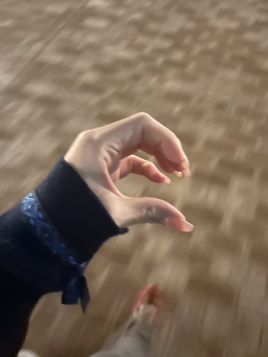 _BORONUNO_'s tweet photo. やばい
写真の時ヨウォンちゃんの目の前で話してハートしてもらえた😭 https://t.co/zpw7YZJnD9