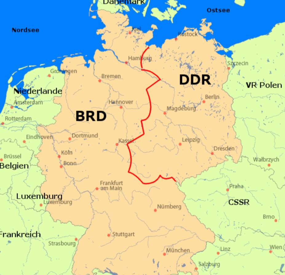 maikpi70's tweet photo. 1949 wurde das #Grundgesetz 🚨nicht🚨 durch eine gesamtdeutsche Volksabstimmung beschlossen!
⚠️⚠️

Es wurde vom Parlamentarischen Rat beschlossen und von den westdeutschen Länderparlamenten „ratifiziert“

Art. 146 GG enthält die Möglichkeit, dass das Grundgesetz durch eine neue Verfassung abgelöst wird, die vom deutschen Volk in ⚠️freier Entscheidung⚠️beschlossen wurde.

Eine solche neue gesamtdeutsche Verfassung wurde 1990 nicht beschlossen‼️

Die deutsche Einheit wurde stattdessen über den damaligen Art. 23 GG und den Einigungsvertrag vollzogen.

Der damalige Art. 23 GG wurde im Zusammenhang mit der Herstellung der Einheit aufgehoben. 

Daraus lässt sich als historische Tatsache festhalten: 

Es gab keine gesamtdeutsche Volksabstimmung über eine neue Verfassung.⚠️