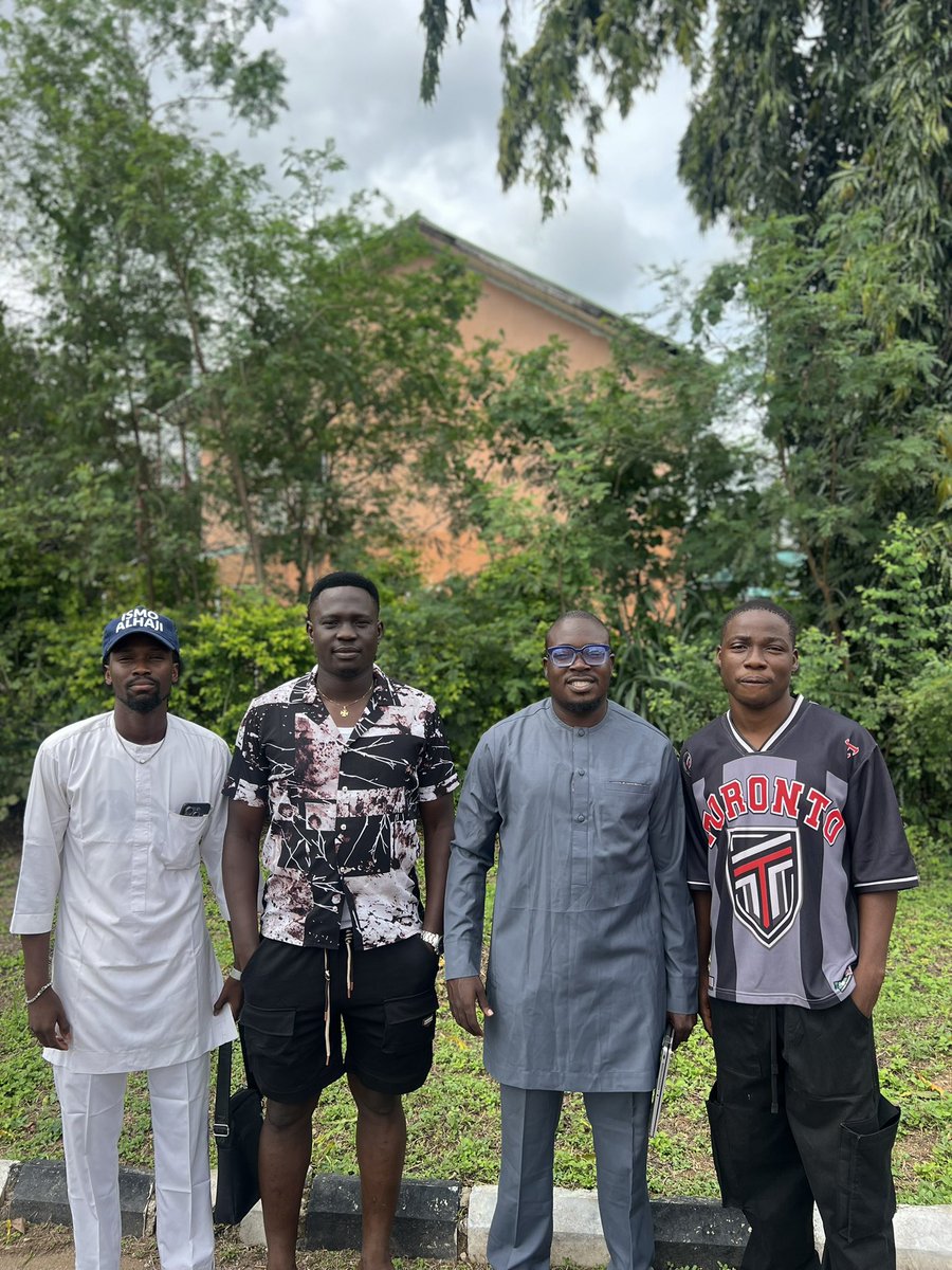 TheAkandePeter's tweet photo. Random Linkup.

It's so nice having these erstwhile Great IFE Union Leaders around today.

@itabi_001 @_Dr_Bush_ @wahala_100 https://t.co/NgigaQCwWg
