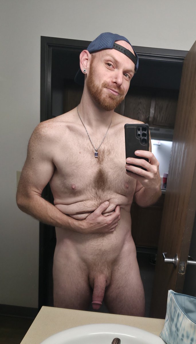 thatgingerbguy's tweet photo. I'm starting to get that adonis belt but it's hidden under the loose skin 🤣 it's there though 😈😈
#gayporn #nsfw #gingerguy #bwc https://t.co/xgiYqDZKMS