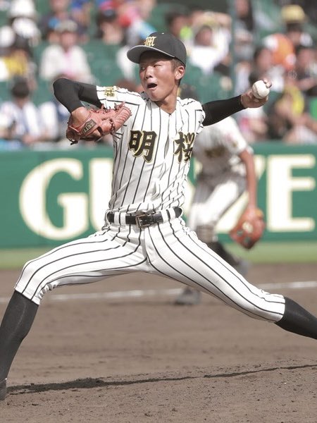 Jesssssi53's tweet photo. 同じ時代に山口航輝、曽谷龍平、工藤泰成の3人が在学してたんほんますごいな。全員プロでエグいやん。 https://t.co/YDHnx1ySgO