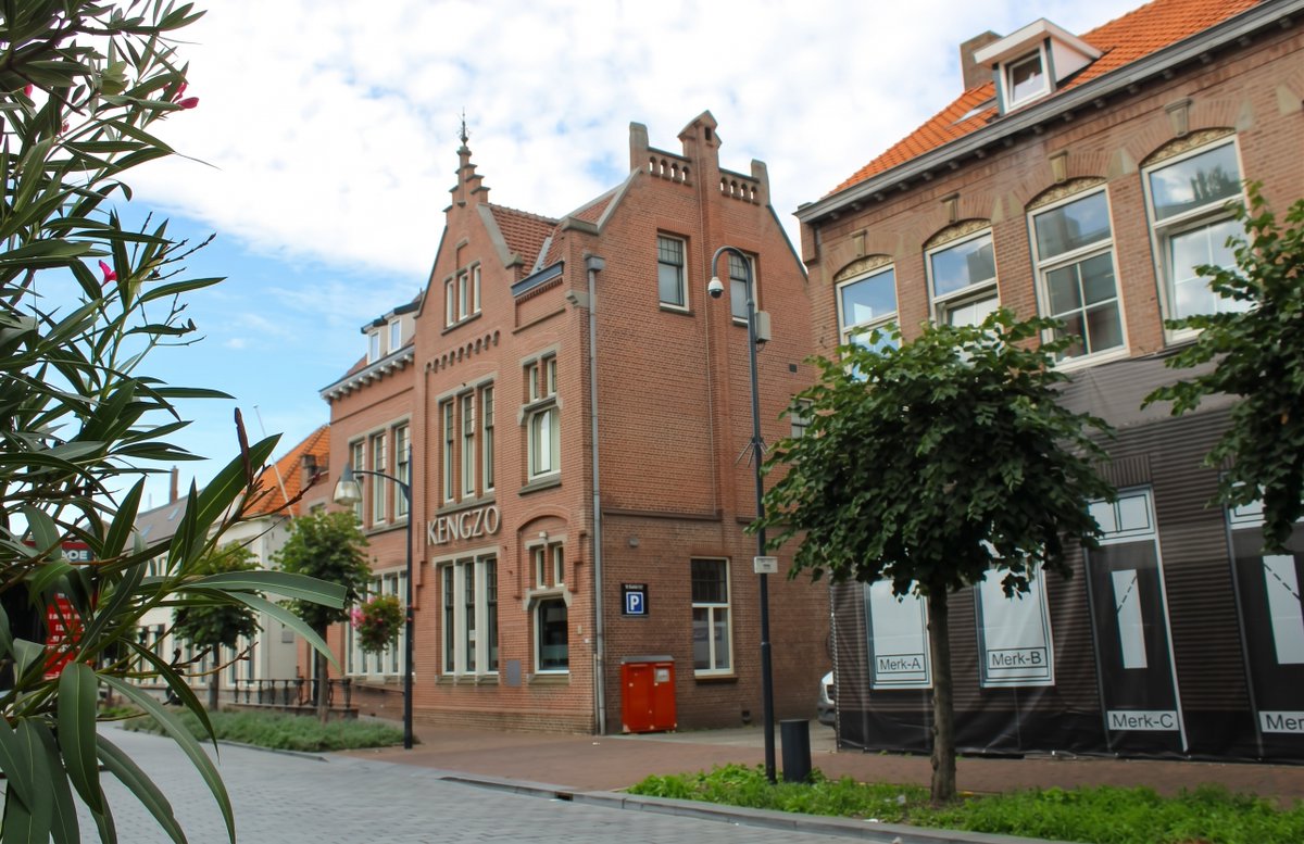 wimbeerden's tweet photo. Kleine fotoselectie  door mij genomen op 1 oktober 2026  tijdens wandeling door het centrum van Waalwijk. https://t.co/0aRHP1RdUk