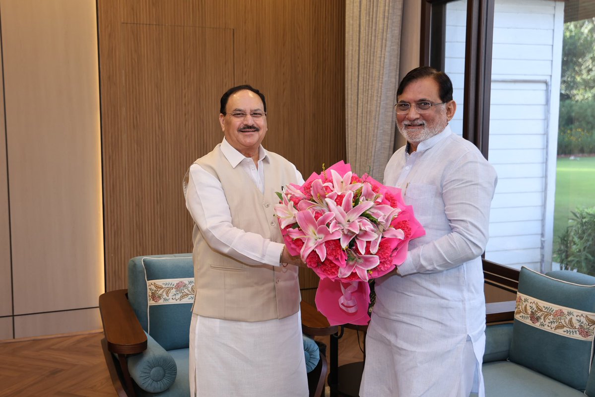 prafulkpatel's tweet photo. आज माननीय केंद्रीय स्वास्थ्य एवं परिवार कल्याण तथा रसायन एवं उर्वरक मंत्री, श्री जे. पी. नड्डा जी से आत्मीय एवं सार्थक भेंट हुई।

इस दौरान राष्ट्रहित से जुड़े महत्वपूर्ण विषयों के साथ-साथ लक्षद्वीप तथा दादरा नगर हवेली और दमन एवं दीव से संबंधित विभिन्न विषयों पर भी चर्चा हुई।राष्ट्रसेवा, सुशासन और जनकल्याण के संकल्प को सशक्त बनाने की दिशा में यह संवाद अत्यंत महत्वपूर्ण रहा।

 @JPNadda