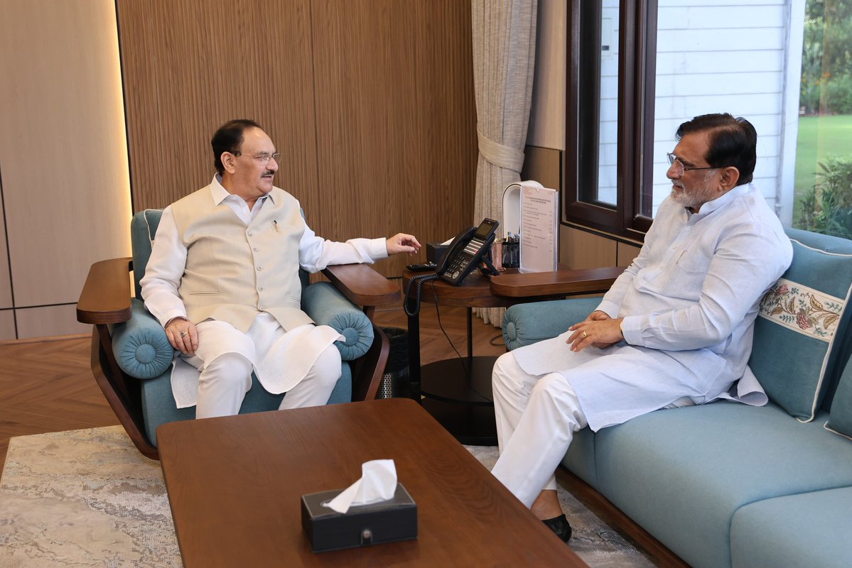 prafulkpatel's tweet photo. आज माननीय केंद्रीय स्वास्थ्य एवं परिवार कल्याण तथा रसायन एवं उर्वरक मंत्री, श्री जे. पी. नड्डा जी से आत्मीय एवं सार्थक भेंट हुई।

इस दौरान राष्ट्रहित से जुड़े महत्वपूर्ण विषयों के साथ-साथ लक्षद्वीप तथा दादरा नगर हवेली और दमन एवं दीव से संबंधित विभिन्न विषयों पर भी चर्चा हुई।राष्ट्रसेवा, सुशासन और जनकल्याण के संकल्प को सशक्त बनाने की दिशा में यह संवाद अत्यंत महत्वपूर्ण रहा।

 @JPNadda