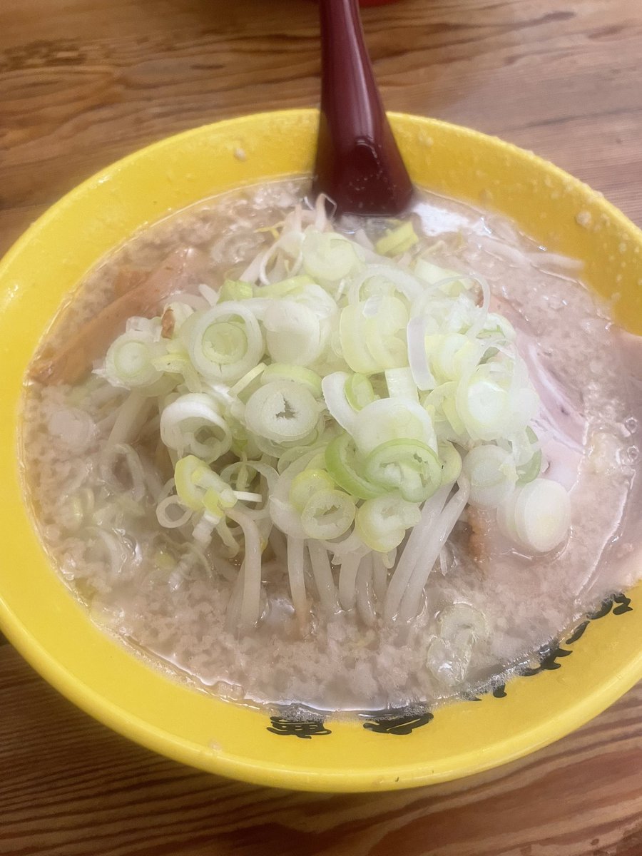 km0848's tweet photo. ラーメン🍜美味すぎた https://t.co/m1fGxBvRz7