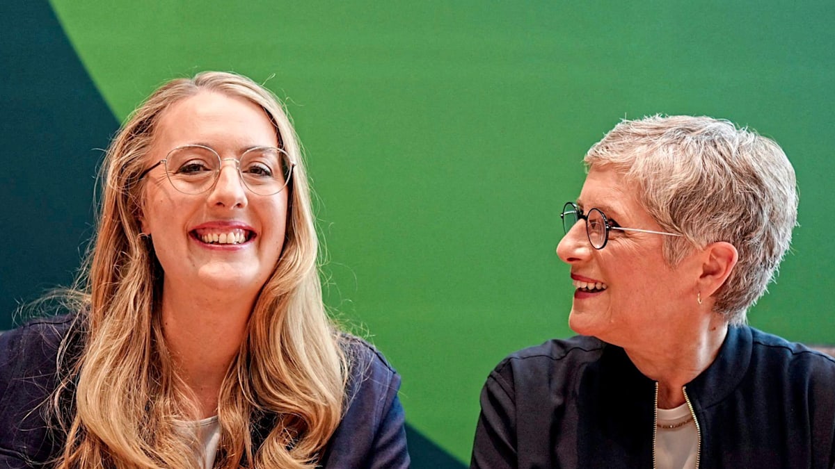 welt's tweet photo. AfD erstmals bei 30 Prozent – Grünen erklären Strategie gegen AfD für gescheitert https://t.co/3Zl6fl1snS https://t.co/6ebkPJKXnS