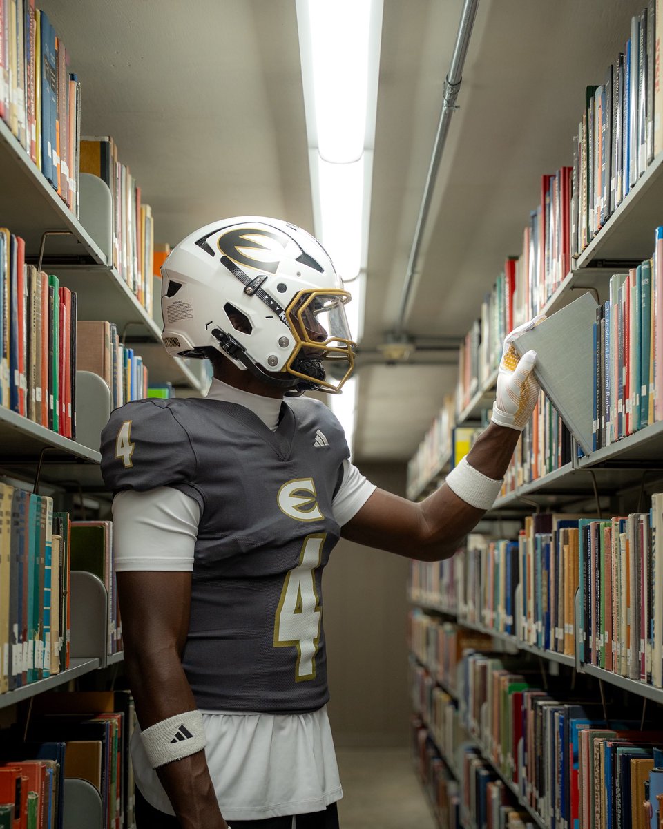 esuhornetsfb's tweet photo. Game 5 threads🧵 🐝

#StingersUp🐝 | #FOE🐝🧱 | #UNIT https://t.co/Kegd3O7znp