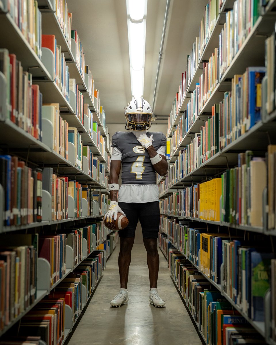 esuhornetsfb's tweet photo. Game 5 threads🧵 🐝

#StingersUp🐝 | #FOE🐝🧱 | #UNIT https://t.co/Kegd3O7znp