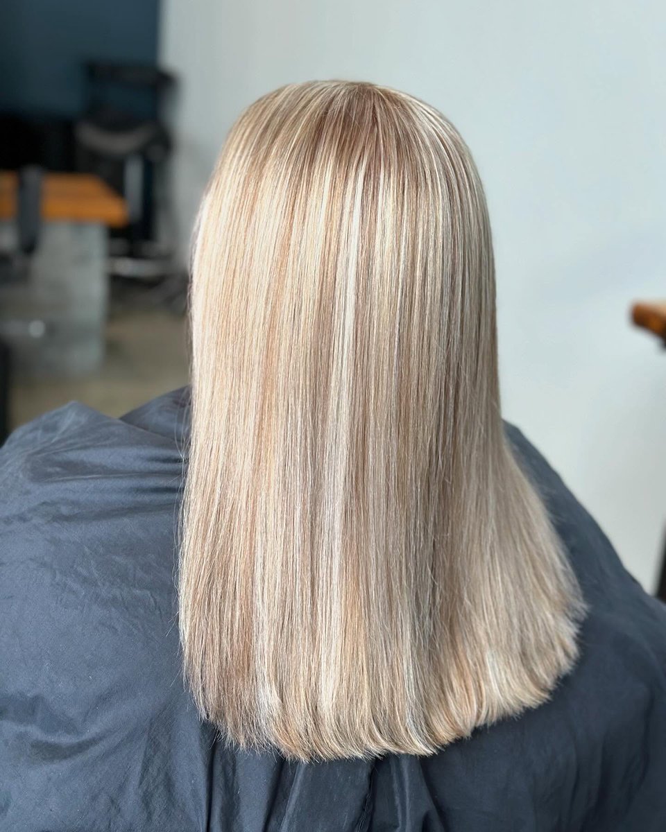 CMHNM's tweet photo. Time for a blonde refresh. Hair by Serena. Grown-out brassy blonde transformed into bright platinum blonde, styled straight. https://t.co/9ddD6HJ1Lg