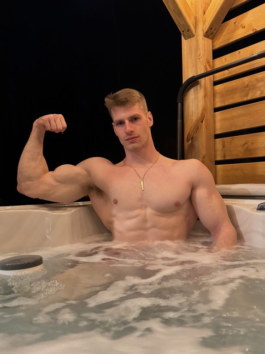 Patrickleblanct's tweet photo. Relaxing lately 😇✅ https://t.co/aStD0QxbMz