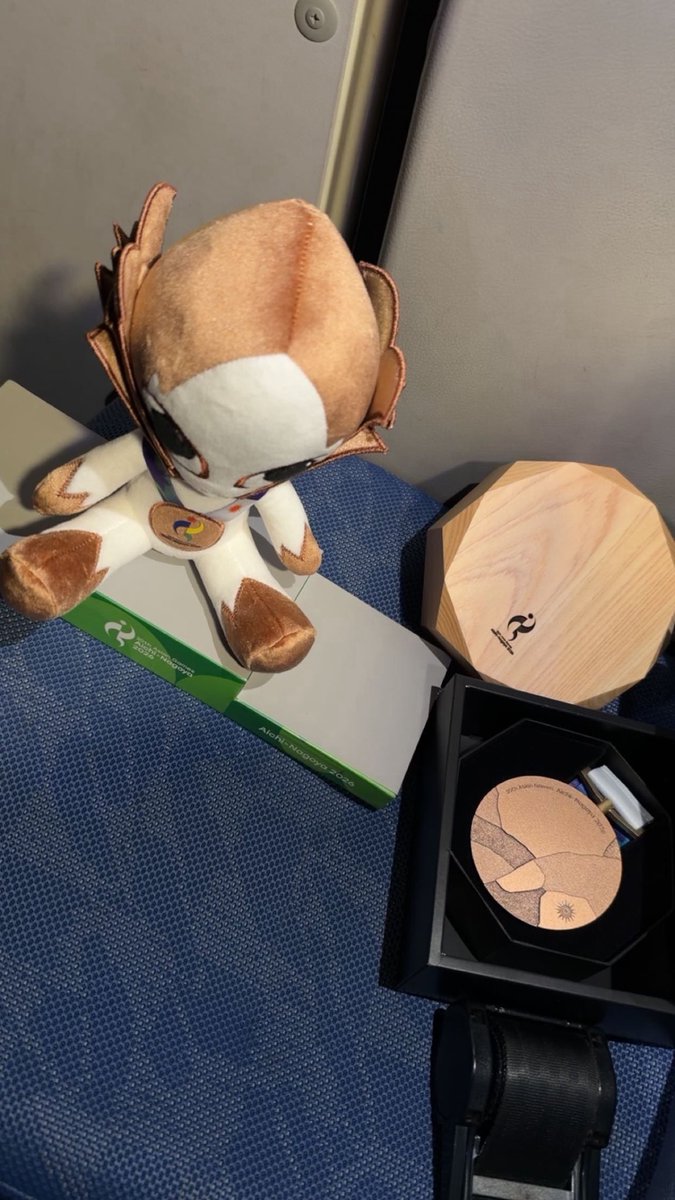 AmmadButt96's tweet photo. Alhamdulillah. Every big victory starts with a little one, and this is only the beginning. Didn't get the gold, but we got something worth holding onto. Bronze today, gold tomorrow, InshaAllah. The hunger for more stays. Small wins, big dreams. Right track, right team. To everyone who prayed, cheered, and believed: this one's for you. Grateful for every step ✌️🇵🇰❤️🏑 
@Muneeb313_  @nomanalam @khelshel @asia_hockey @PHFOfficial