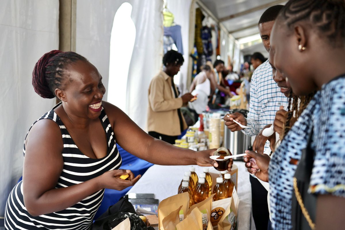 UNDPUganda's tweet photo. Plenty of smiles at #ThePearlMarketplace! 

It’s more than a marketplace. It’s a space to discover local brands, connect with entrepreneurs and support products made right here in Uganda.

Pass by to support local businesses 🇺🇬

#WomenUganda2025+ https://t.co/fnXccaNJ8x