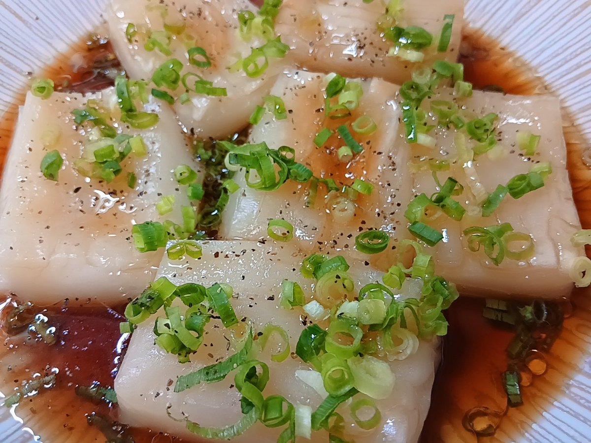 yott_chan's tweet photo. 餅、素麺、肉牛蒡、牛バラカルビ👏
野菜ないから笑
 #おうちごはん https://t.co/KaeuD0yVuZ