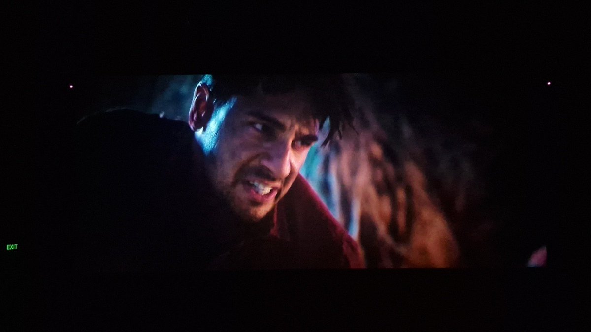 MainTeraHero_'s tweet photo. The intensity never feels missing when @sidmalhotra is on screen 🔱 Sid brings a strong edge to his performance in #TheVvaan https://t.co/Okax8iGnwD