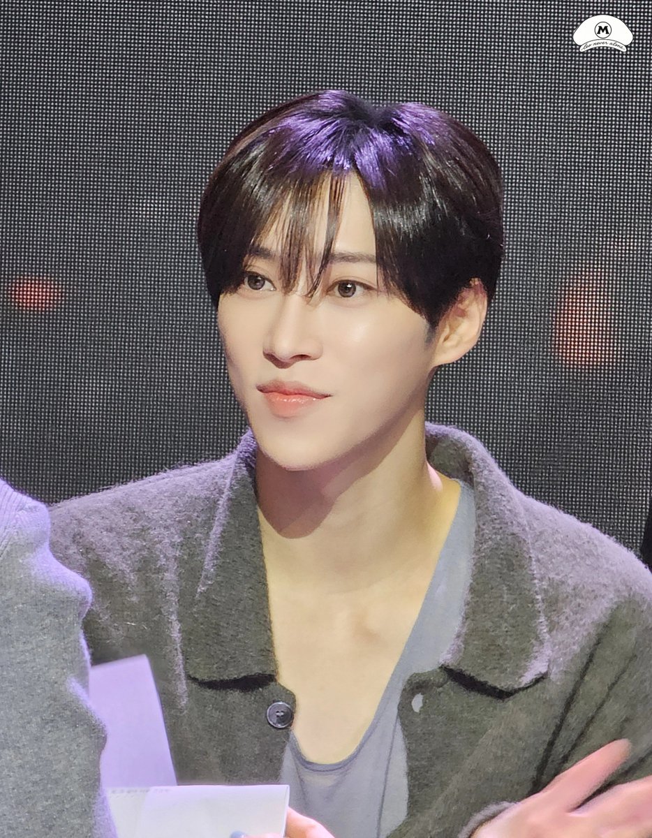 leo_never_alone's tweet photo. 261003 applemusic fansign ARNO 
#ALPHADRIVEONE #ALD1 #ARNO  #아르노 https://t.co/NTNG7RY73E