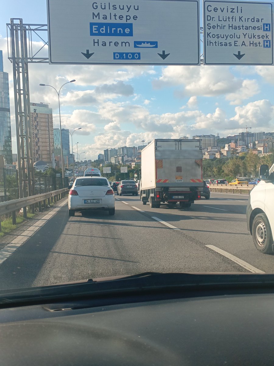 temha4341's tweet photo. Bitmiyo bu şehrin   trafiği https://t.co/Wq5QfyLMXv