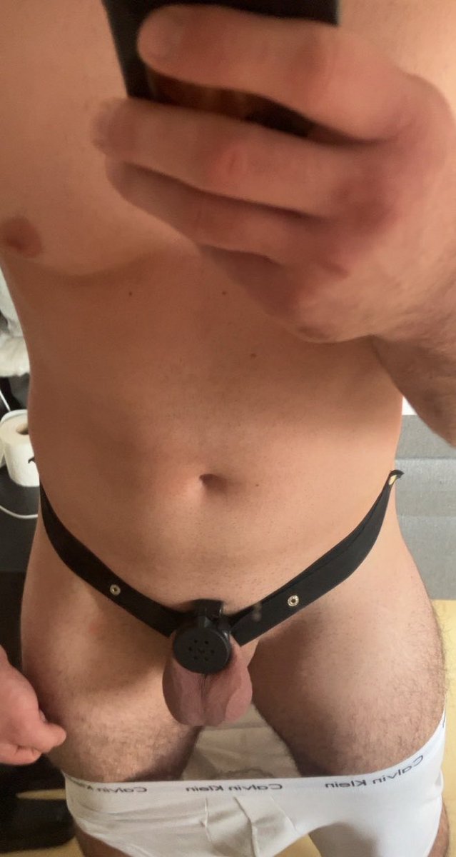precosimo's tweet photo. Looked and unlooked 🔥
#chastity #chastitycage #firstcageorgasm #handsfreeorgasm #lockedcock #caged #nohands #cageorgasm #cumshot #phonecum #lockedup #chastityslut #denied #edging #cockcage https://t.co/6obwmQdcBm