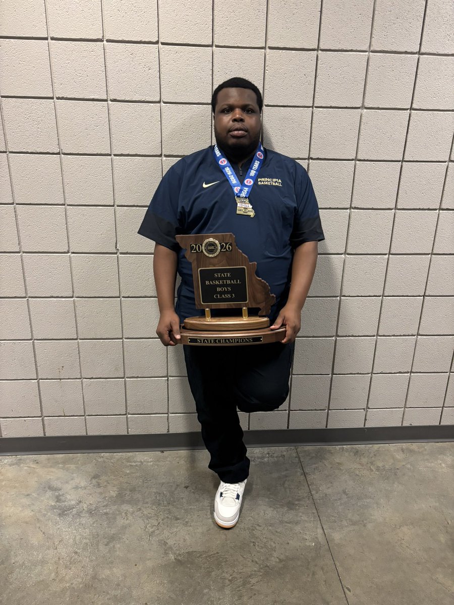TColeman_1's tweet photo. Whew what a special 4 years that have happened in my life 106-17, 2 state titles and countless players going to play college basketball for free. The relationships that were built mean the world to me and the way we came together as family was SPECIAL!!!
#NextChapterLoading ✌🏾💯 https://t.co/wTVSlq4Q1R