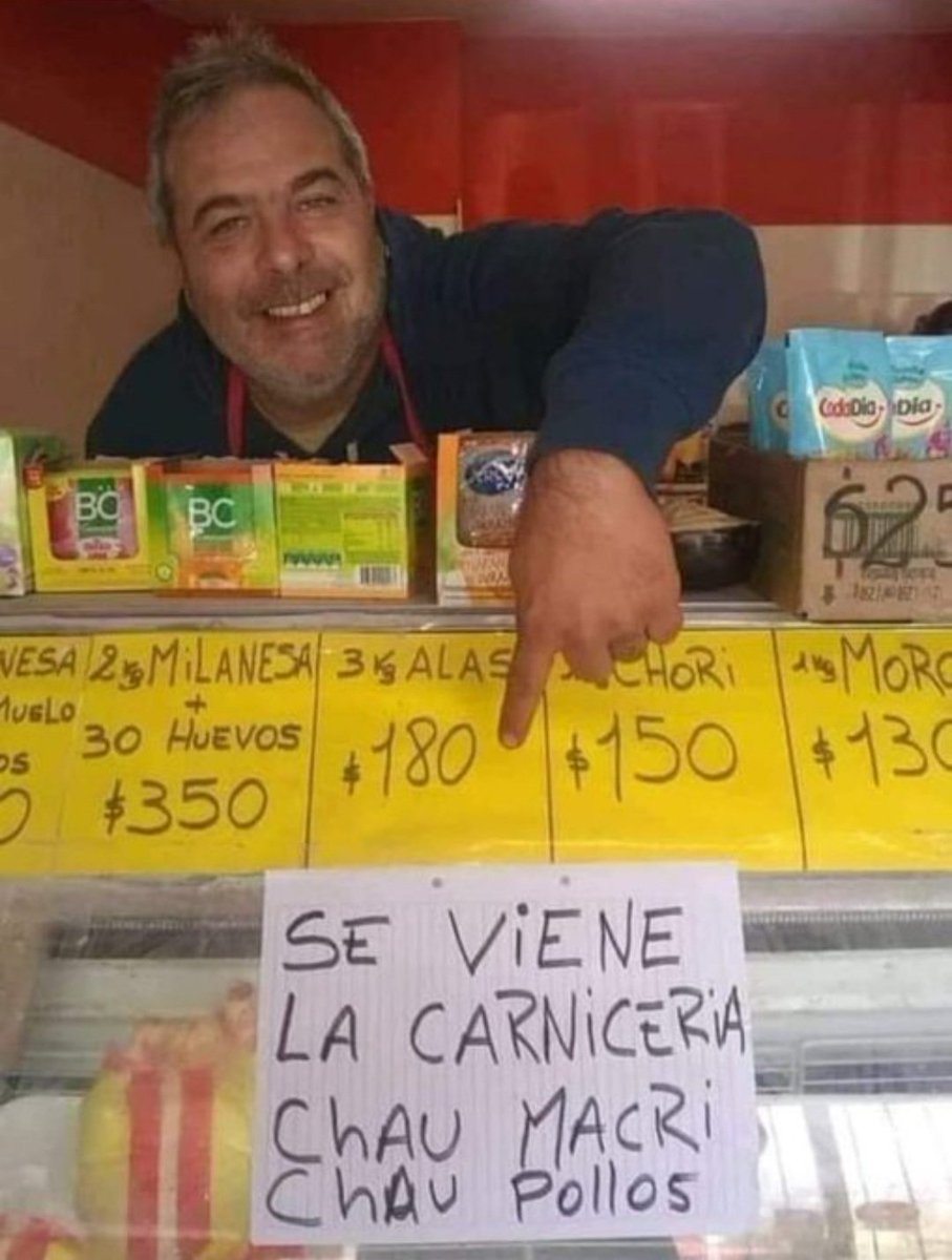 DonMari91442385's tweet photo. @Ruly1961 Macri el presidente más democrático de los últimos 30 años,encaminó la economía,obras viales,low cost para la gente mis viejos jubilados viajaron 2 veces a precio de bus,comenzó a combatir la corrupcion sindical,la doña en cana x el aporte de su gobierno, miren precios en su gob https://t.co/cBiVW0gl7J