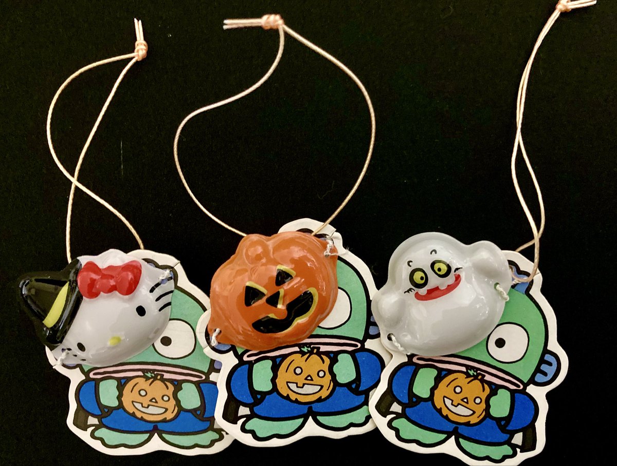 antatowataC's tweet photo. #レトロハンギョドン  #ハロウィン は雰囲気だけが先行して大好きなシチュエーションでした。今もそう。子供の頃の夜のおもちゃ箱的で怪しい好奇心をくすぐられる雰囲気が魅力的。写真は昔のプレミアム。グッズで売ってもいい位🎃 https://t.co/irErm6Gz6W