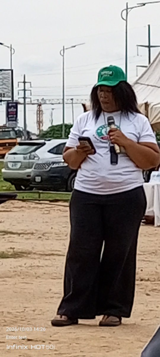GetSweetness247's tweet photo. Ndidi Mbagwu of the Obidient Movement, speaking at the Igbo summit. Venue: Chika Junction, Airport Rd, Airport. This event was slated to hold at Obasanjo Space Center Airport Rd. Question is, what happened? Why was the venue changed at the last minute? https://t.co/01esYHWnIv