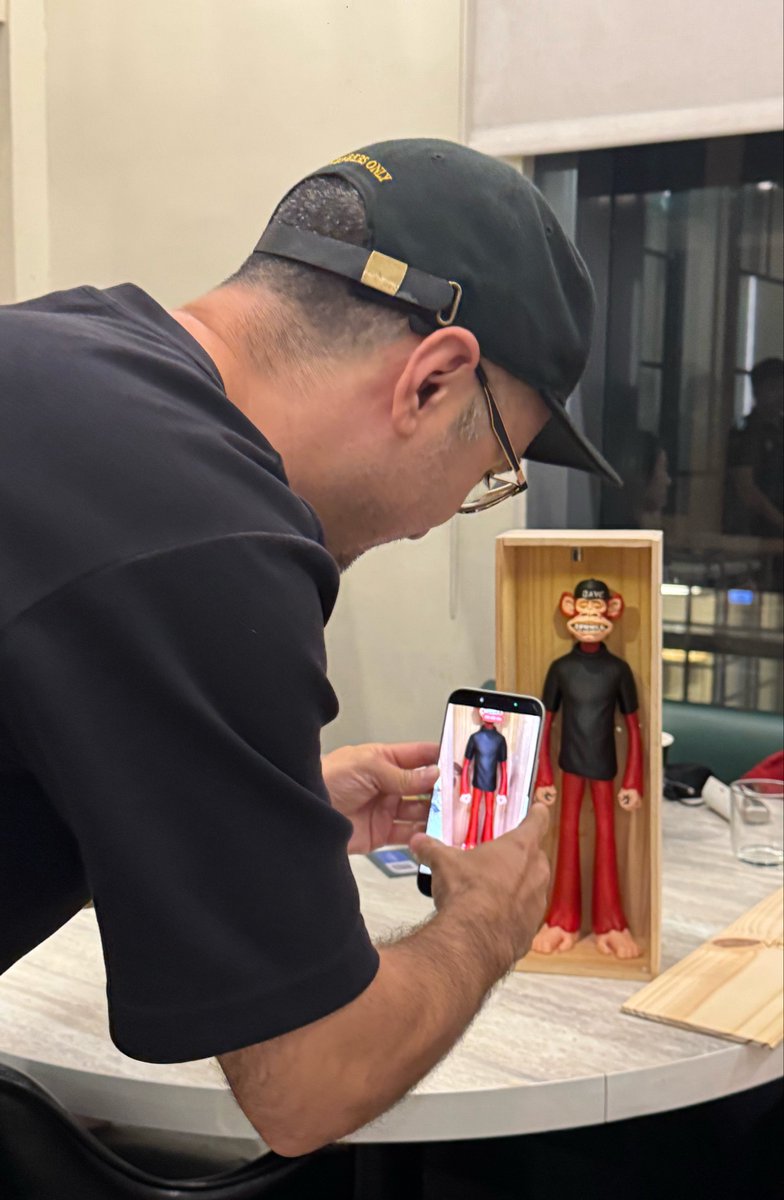 jbondwagon's tweet photo. Baykada is showing @mfigge why IRL is the alpha today https://t.co/4TXDfIpbAP