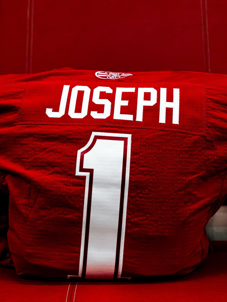 BadgerFootball's tweet photo. On Saturdays we wear red 🔴 https://t.co/ewekUoDKTB