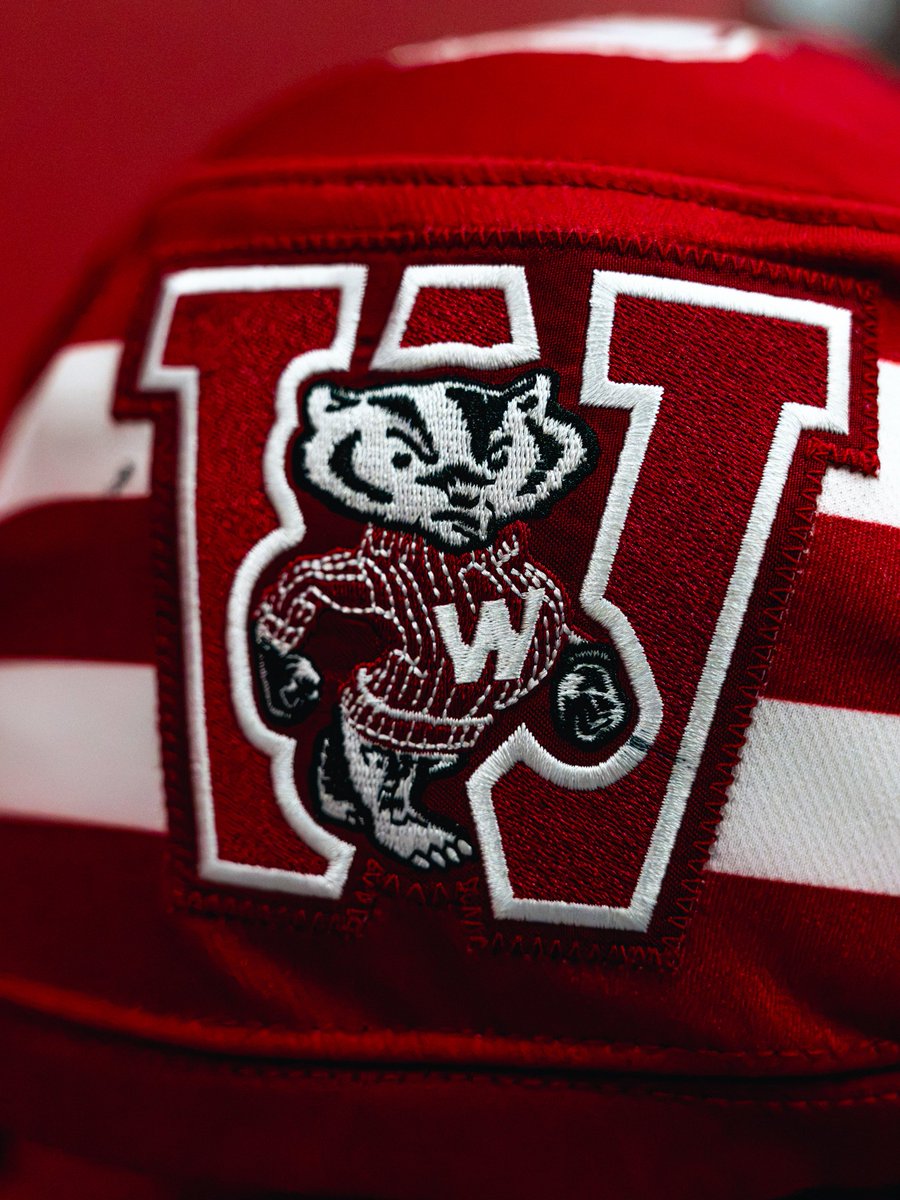 BadgerFootball's tweet photo. On Saturdays we wear red 🔴 https://t.co/ewekUoDKTB