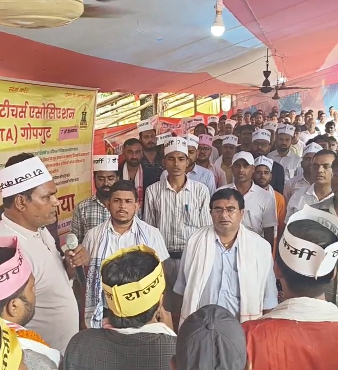 TrBabluKumar's tweet photo. 🔥 7वें वेतनमान आंदोलन—गर्दनीबाग में बढ़ती आवाज़! ✊🧑‍🏫
📍 आंदोलन स्थल से तस्वीरें साफ बता रही हैं—वेतनमान की मांग को लेकर शिक्षक लगातार जुट रहे हैं।
💪 हक़ की आवाज़, एकजुटता के साथ!
✊ शिक्षक एकता ज़िंदाबाद!
#7thPayForBiharTeachers #BiharTeachersNeed7thPay https://t.co/Sfd5ISrlIs