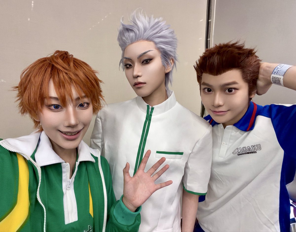 itokuchitsuki's tweet photo. #コスフェスTDC
2着目は亜久津接待メンツ🍀🍣 https://t.co/3V8VhvUXjO