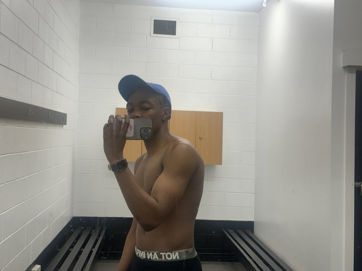 Psychologichoe's tweet photo. Slowly putting down the fork lmfao https://t.co/6Oc8wN2qcC