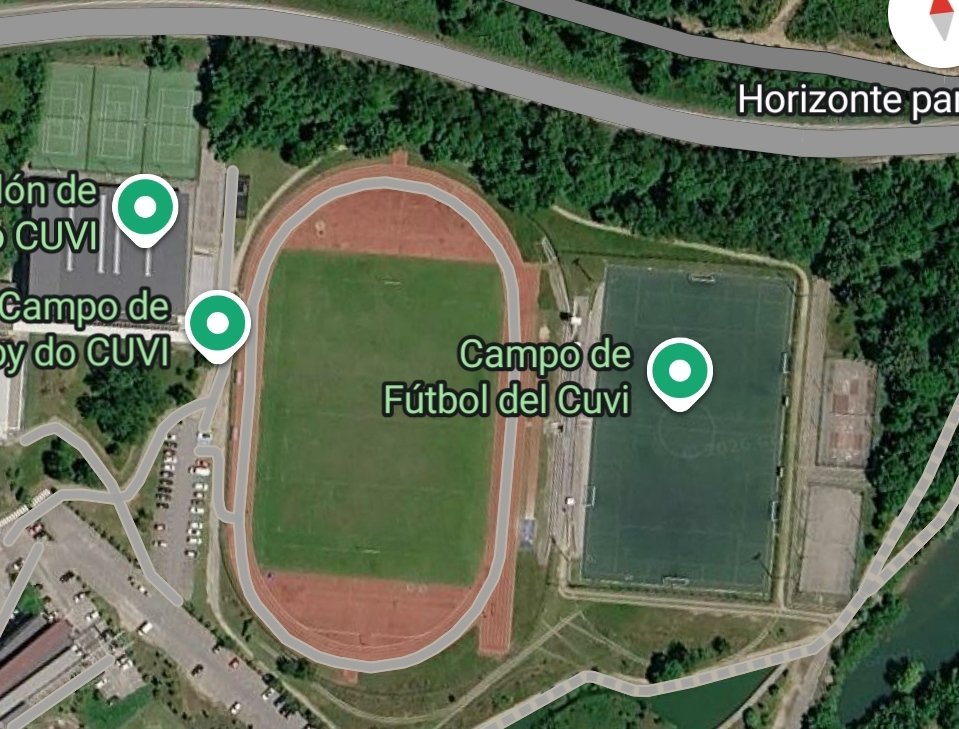 rafameneiro74's tweet photo. Hay un campo de fútbol de césped artificial contiguo.¿Para qué poner otro? Hay una pista de atletismo que, poniendo césped artificial, dejará de poder utilizarse para lanzamientos. ¿No será mejor volver a instalar césped natural y apostar por usar también la pista de atletismo? https://t.co/bkOWIuTN9u