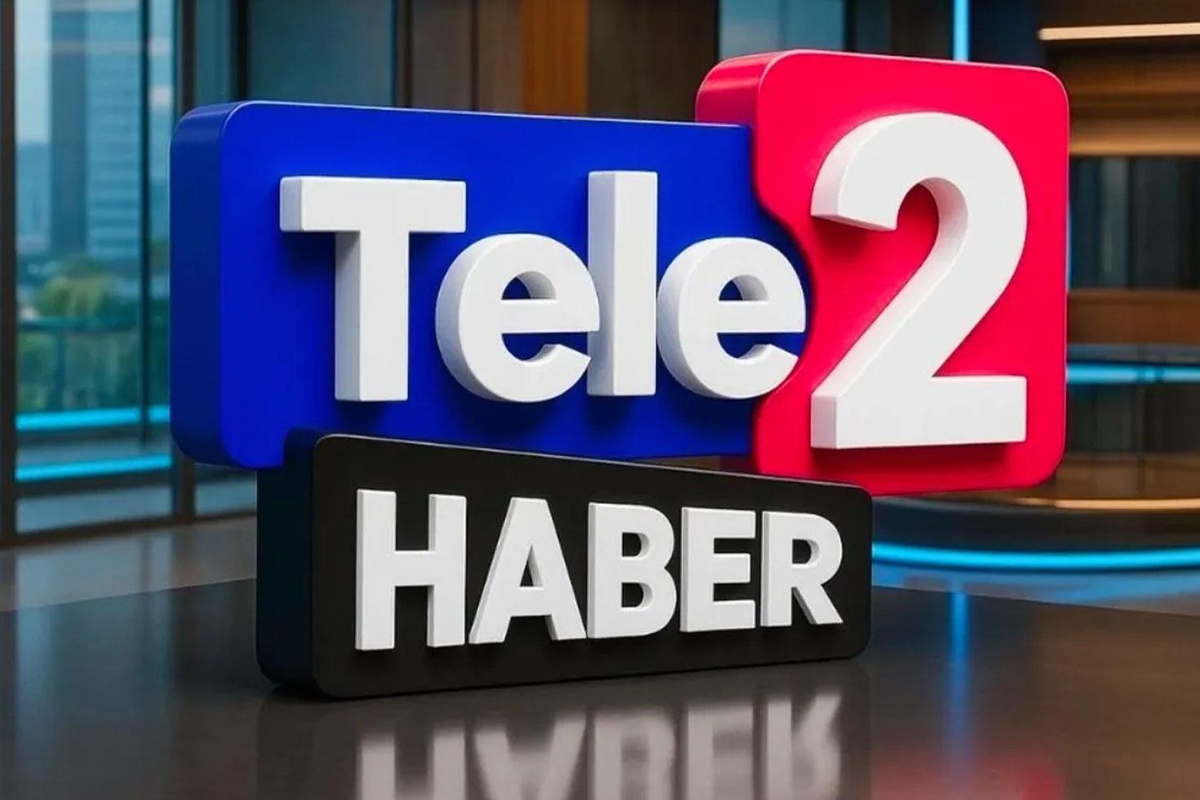 ZaferArapkirli's tweet photo. KUSURA BAKMA AMA KARDEŞİM...

Bu cinayetin işlenmesinde sen de sorumluluk sahibisin. Niye mi? Anlatayım:

TELE1 Televizyonunun daha ilk kurulduğu, hatta kurulma çalışmalarının başlandığı günlerden beri süreci yakından bilen biriyim. Sevgili dostum - meslektaşım Merdan Yanardağ'ın @merdanyanardag  nasıl çabaladığ��nı, çırpındığını ve o kanalı kurup büyüterek nerelere getirdiğine de yakından tanığım. Kapandığında da orada bir programın (Gazeteciler Masası) yorumcularından biriydim. 

5'nci sınıf bir senaryo ile Merdan'ı içeri atıp kayyımı oraya getirip çöktükleri günlerin de tanığıyım. 

Sonra, @tele2haber 'in örgütlenmesini ve ilk sinyalini verdiği geceyi de birlikte gururla yaşadım arkadaşlarımla. Yakın zamana kadar da Gazeteciler Masası'nda katkı sağladım. Ekranlarda sürekli bağırdık, hançeremizi yırtarcasına:

"Desteğinizi esirgemeyin. Burayı yaşatalım. Katkı  sadece alkışla, beğeni işaretiyle olmaz. Bu Youtube kanalına 'katıl abonesi' olun. Yani maddi destek sağlayın..." diye de seslendik her gece...

Minicik bir azınlık haricinde kimsenin umurunda olmadık. Şimdi, klavyenin başına geçip "Tele2Haber" niye kapandı? Vah vah.." diye kuru kuru ağlaşanlara öfkeliyim. 

Bu işlerin maliyetini, reklam/ilan al(a)madan  yayıncılık yapmanın ancak ve ancak "Babadan zengin" bir azınlığın çocuklarının altından kalkabileceğini sizlere anlatamadık. Tele2Haber'i desteksiz bırakan kenardan izleyip kuru alkışla yetinen herkesin müşterek sorumluluğunu hatırlatmak için yazıyorum bunları.

Biz yine ayağa kalkarız. Kalkacağız da... 
Ama bu müşterek suçluluğu da tarihe kaydetmek istedim.