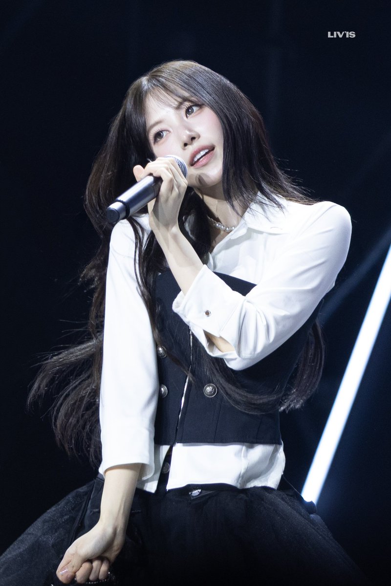 Liv_is_1011's tweet photo. 261003 입크 페스티벌

#LIV #리브 #RESCENE #리센느 https://t.co/4lpz8cZOXN