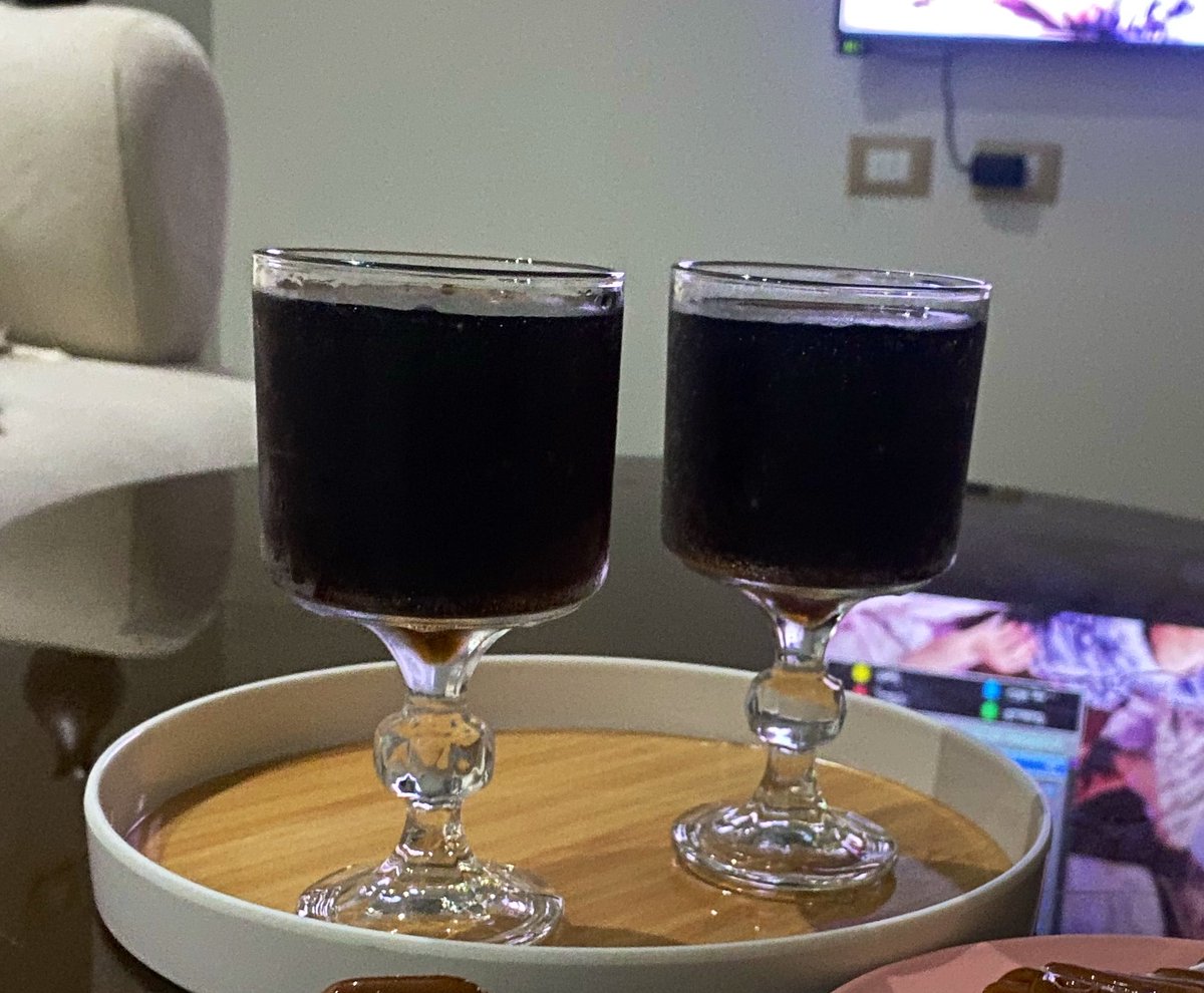 MrFoOoX3's tweet photo. اسمعوا يا بتوع تويتر 
I have احسن واجمل واشطر Wife بتصب بيبسي في الدنيا .. https://t.co/IhOx5By9ta