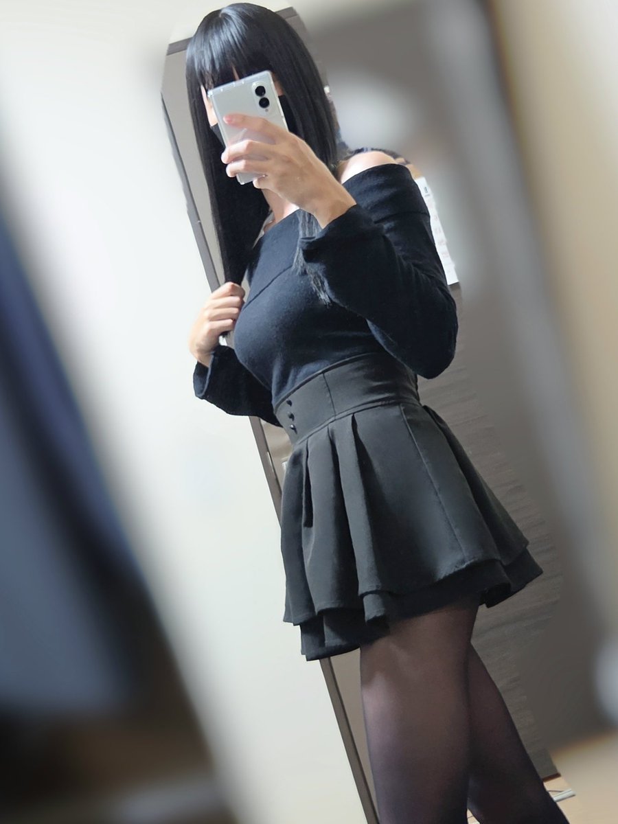 txtxtiy's tweet photo. やっぱタイツは薄手に限るね
あとチラ見程度のランガードもすき https://t.co/Mknb9j9VuU